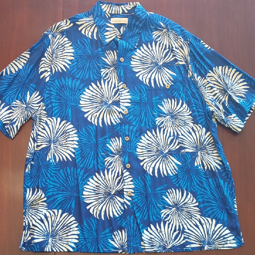 Tommy Bahama Blue and White Casual Button Down Shirt